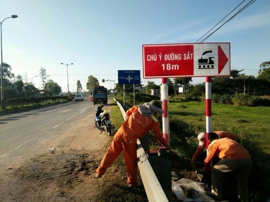 Biển báo giao thông - Chi Nhánh Bình Dương - Công Ty TNHH Thương Mại Xây Dựng Công Trình Đồng Tâm